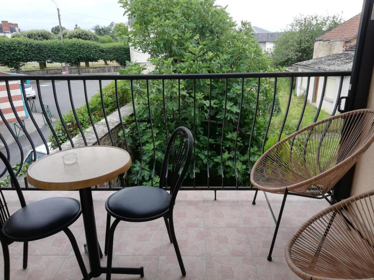 Ferienwohnung Meubles De Tourisme Le Trianon Et Le Petit Trianon Saint-Junien Exterior foto